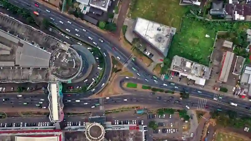 Pemandangan Udara Jalan Dengan Mobil